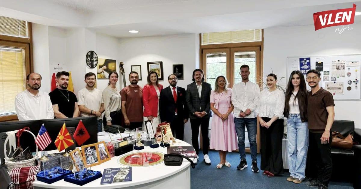 VLEN  Ajo që nuk u bë për 25 vite  po realizohet për 25 muaj  Ansambli Shqiptar kompletohet me 45 vendime pune