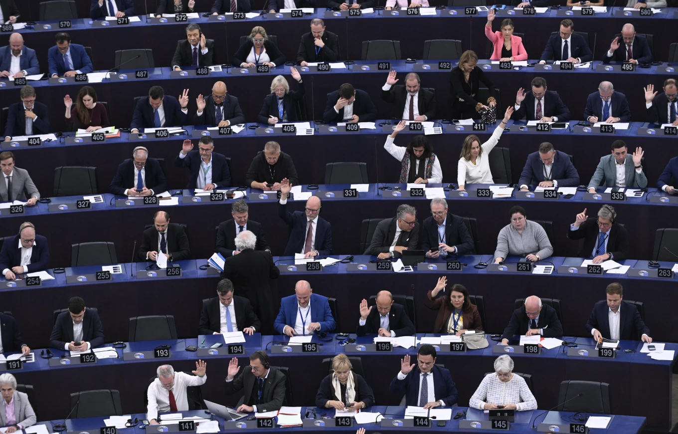 Parlamenti Evropian miraton raportin për Kosovën