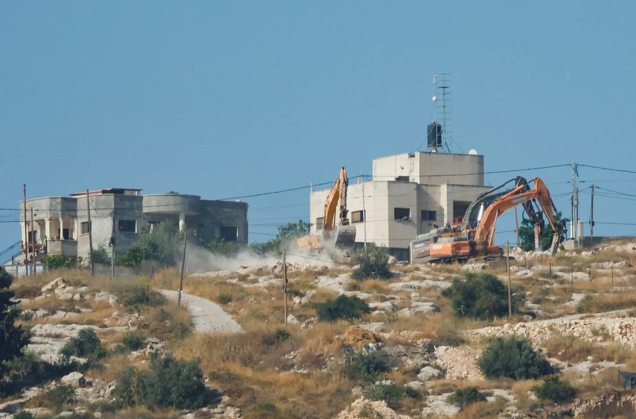 Izraeli ka zhvendosur 50 komunitete palestineze në Bregun Perëndimor të pushtuar që nga fundi i vitit 2023  thotë një organizatë për të drejtat e njeriut