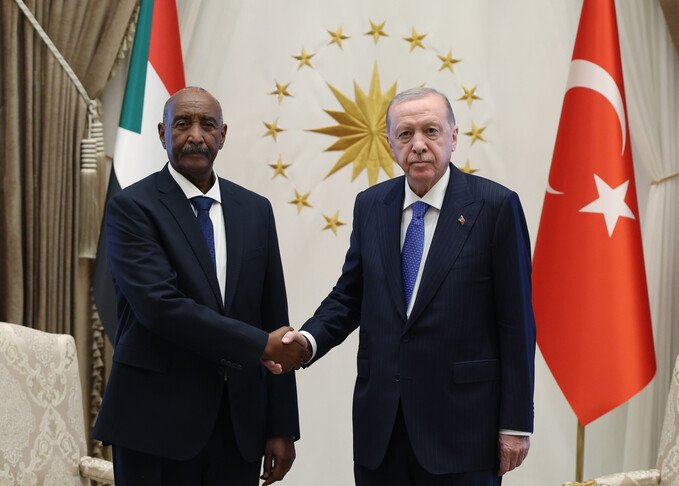 Presidenti turk Erdogan takon në Ankara kryetarin e Këshillit të Sovranitetit të Sudanit