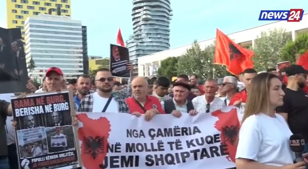  Nuk jemi këtu vetëm për Zvërnecin   Nis marshimi i madh nga sheshi  Skënderbej  drejt Kryeministrisë