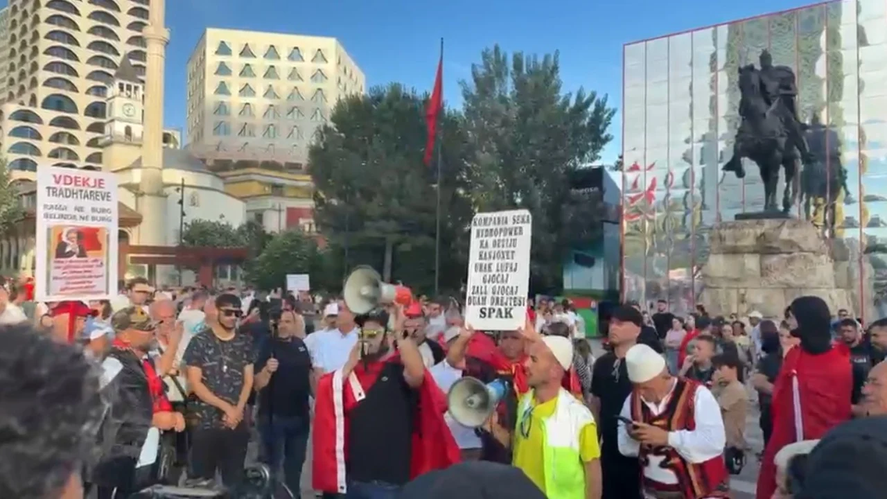 Protesta jo partiake  Zbardhen emrat e nismëtarëve  aktivisti  Njihemi me letra nga policia