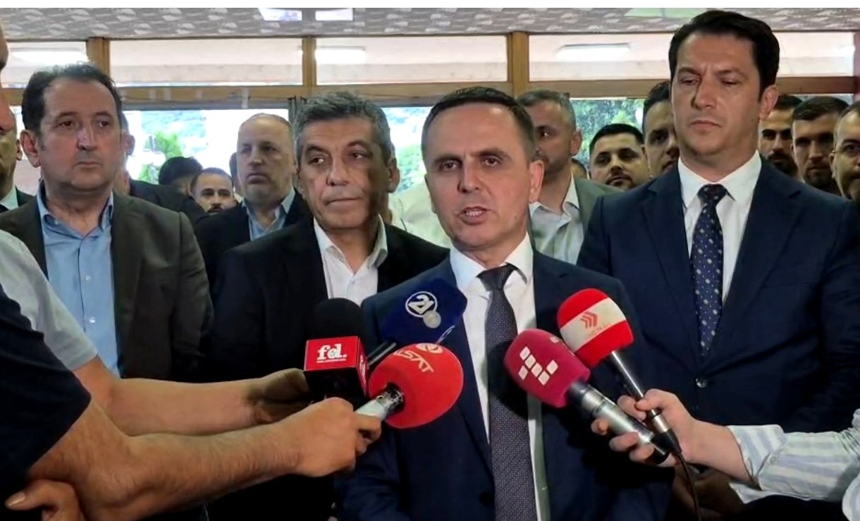 Kasami  Me nënshkrimet në Tetovë nis zyrtarisht rrugëtimi i VLEN it si parti politike