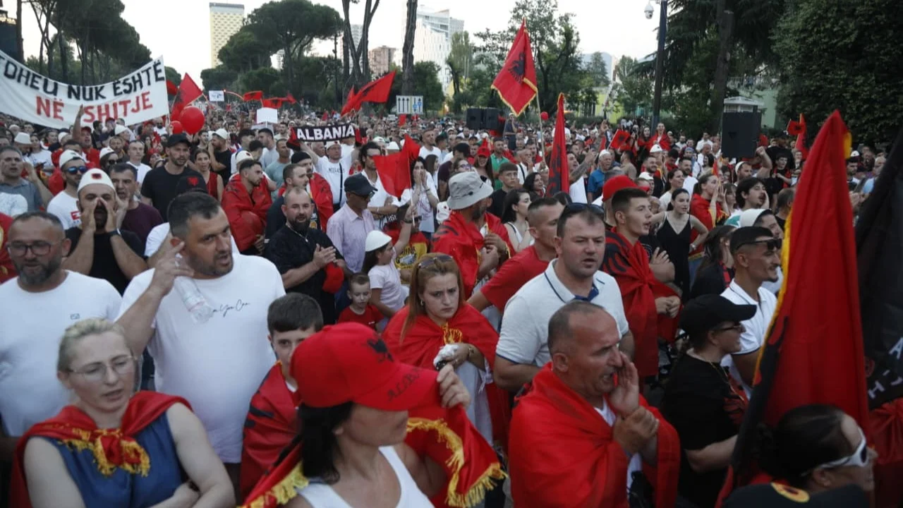 Sot dita e 30 të e protestës në Tiranë  policia procedon penalisht 31 protestues