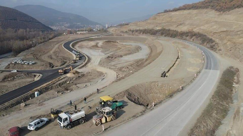 Shkupi më afër Prishtinës  Mexhiti promovon investimin prej 200 milionë eurosh për rrugën Shkup Bllacë Prishtinë
