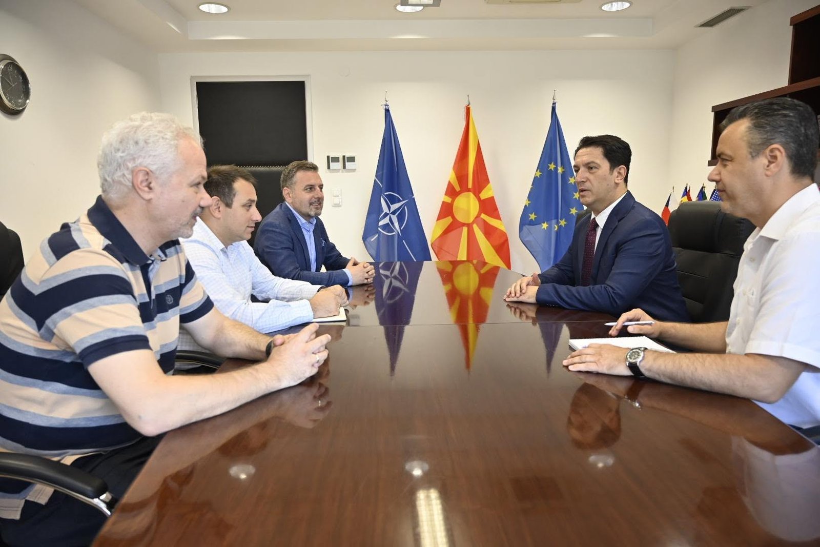 Zv kryeministri Bekim Sali takon përfaqësuesit e FINKI t  në fokus teknologjia  inovacioni dhe digjitalizimi