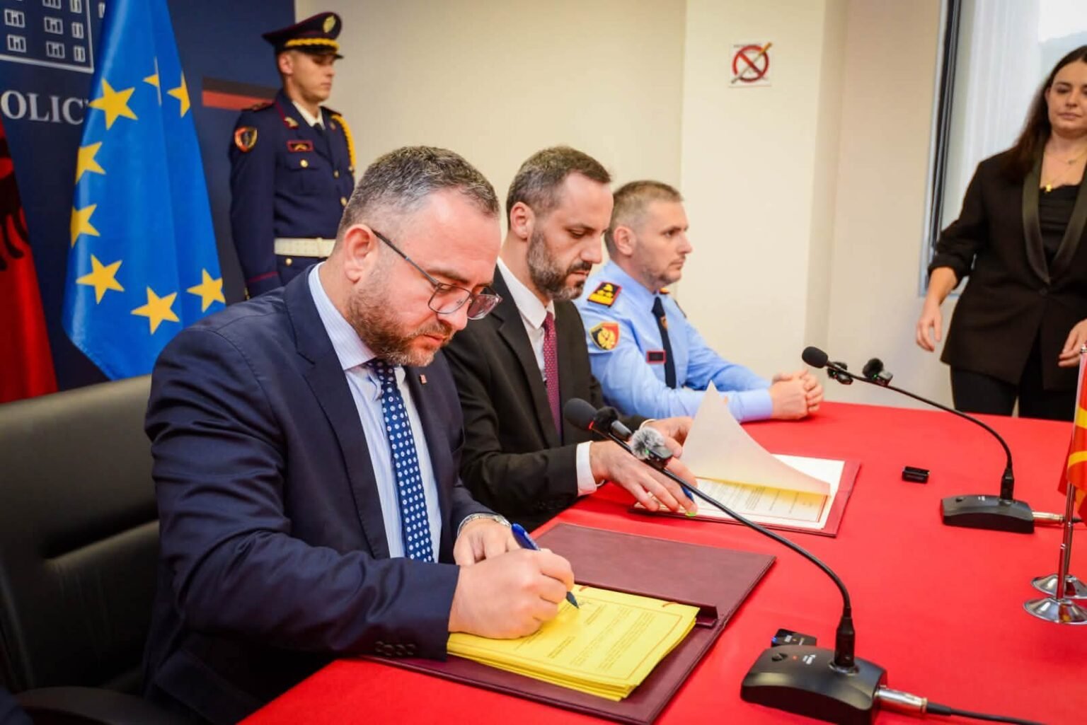 Toshkovski dhe Lamallari firmosin marrëveshjen për pika të përbashkëta kufitare