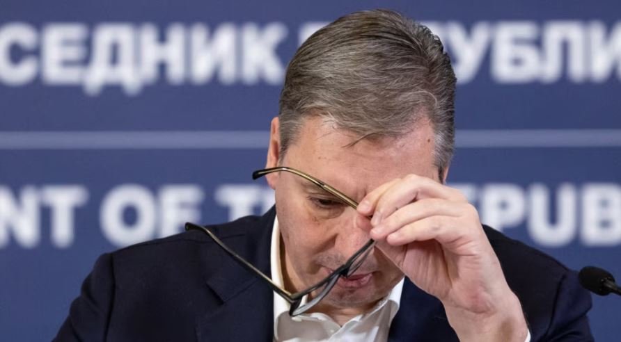 Aleksandër Vuçiq paralajmëron dorëheqjen pas protestave në Serbi