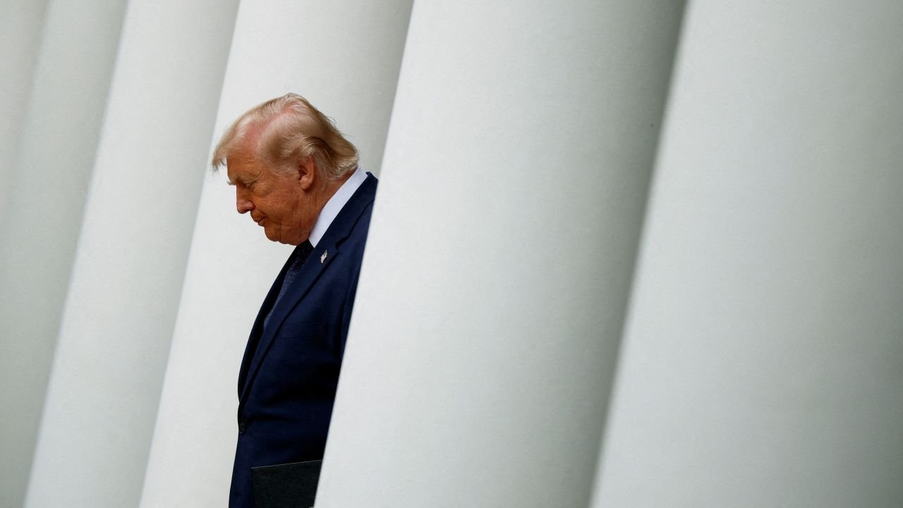 Trump thotë se po shqyrton një  sulm masiv  ndaj Iranit