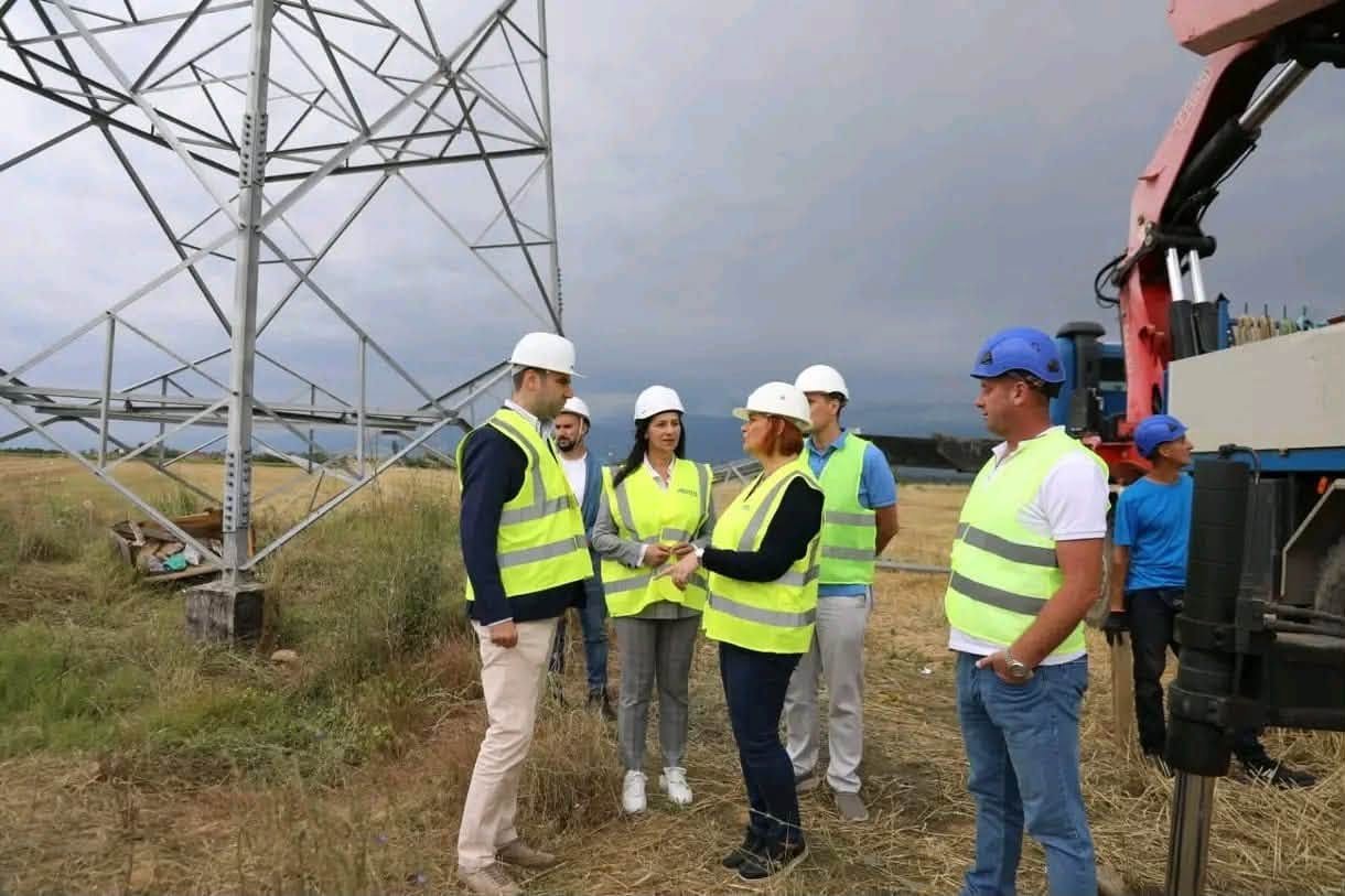VLEN  Korridori 8 nuk është më vetëm rrugë  po ndërtohet edhe korridori energjetik me Shqipërinë