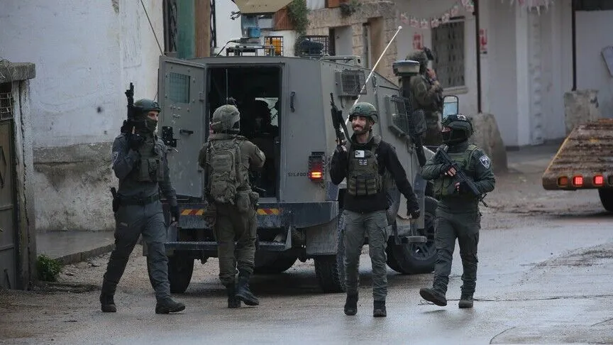 Ushtria izraelite bastis një shtëpi në Nablus dhe arreston një palestinez