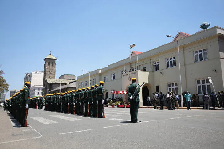 Parlamenti i Zimbabves miraton amendamentin përfundimtar kushtetues që zgjat mandatin presidencial në 7 vjet