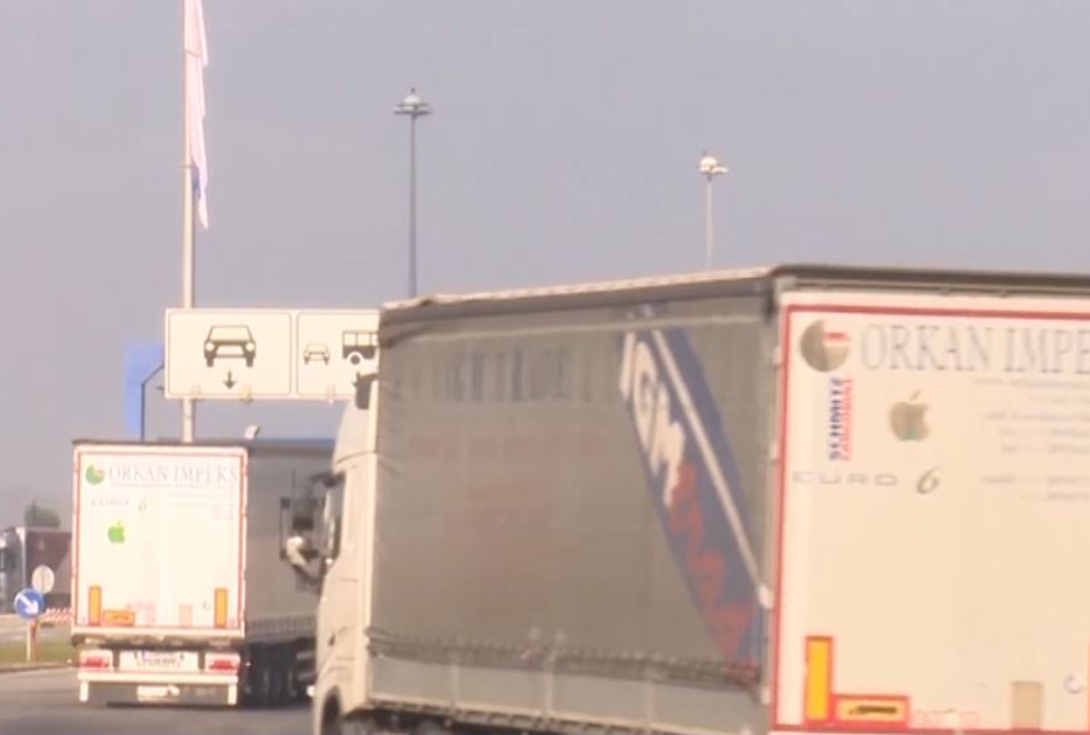 Problemi me qëndrimin e shoferëve në  Shengen  Maqedonia po e zgjidh vetë  me 6 vende janë arritur ose po arrihen marrëveshje