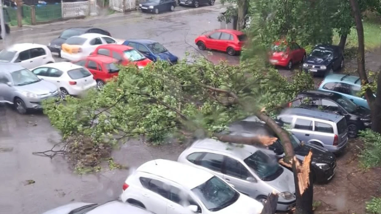 MPB  U dëmtuan vetura  objekte të ministrive  si dhe 10 persona u lënduan