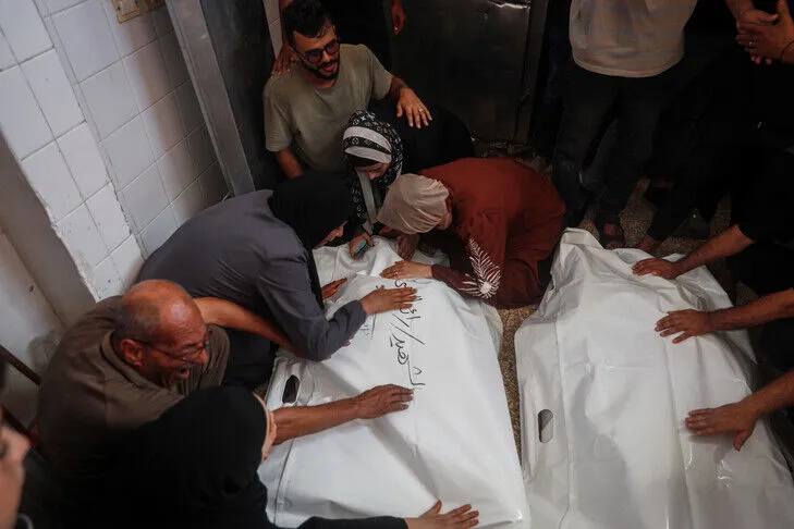 Të paktën 12 palestinezë të vrarë në sulmet izraelite në Gaza gjatë 24 orëve të fundit