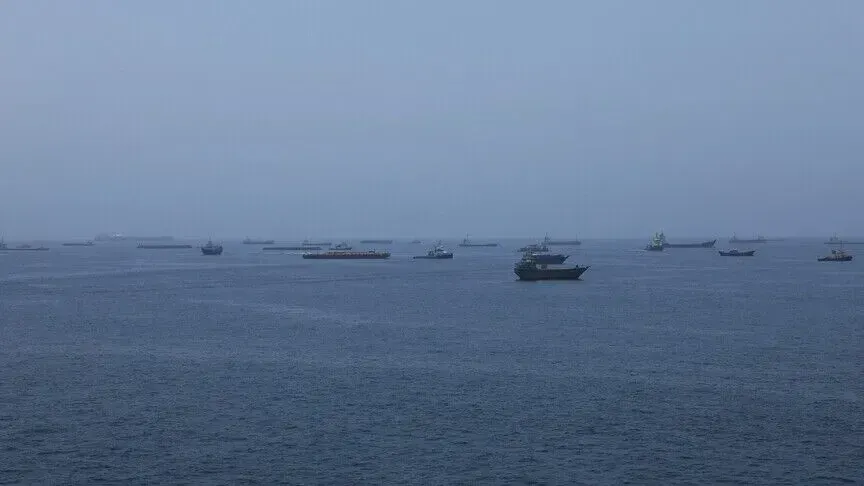 Trafiku në Ngushticën e Hormuzit bie  rritet aktiviteti në Ngushticën Bab el Mandeb