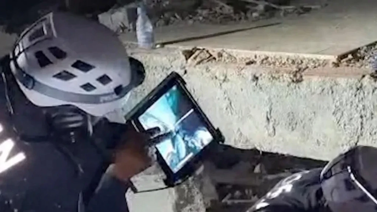  VIDEO  Mrekulli në Venezuelë  djali gjendet gjallë pas gjashtë ditësh nën rrënoja