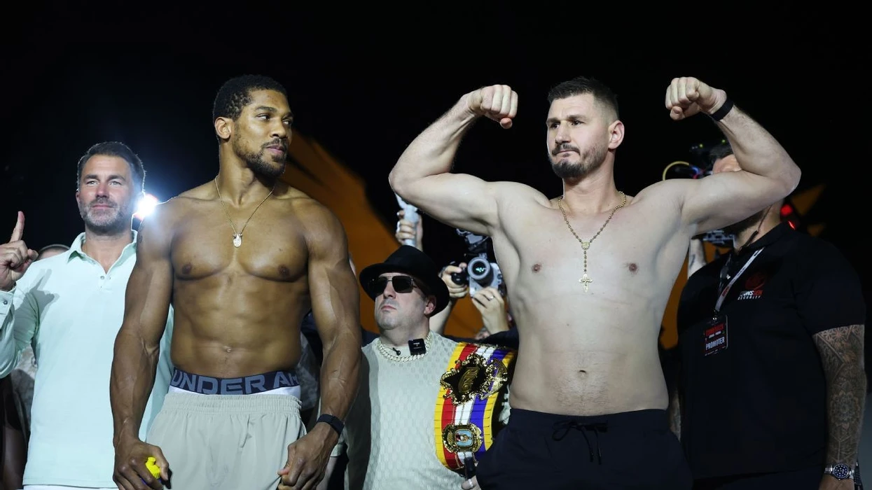 Sonte përballja e madhe  Kristian Prenga sfidon Anthony Joshuan në Arabinë Saudite