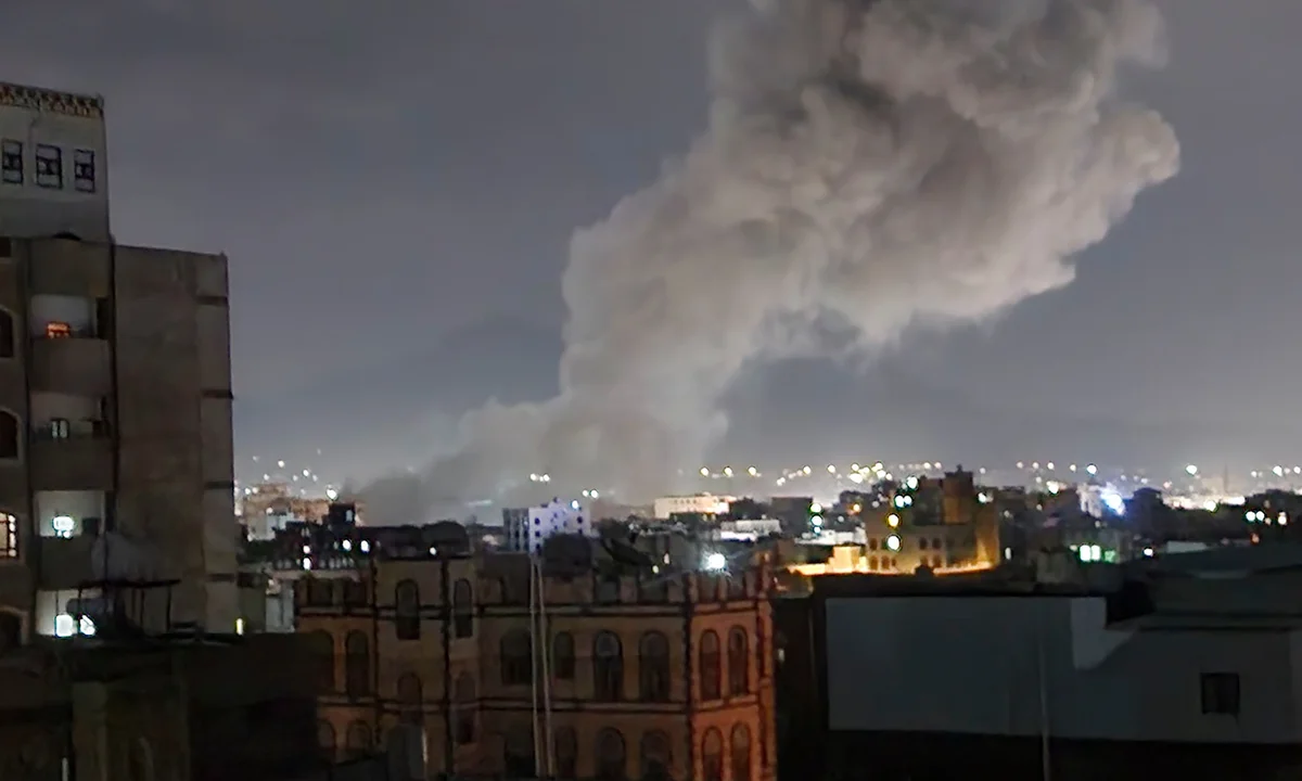 Sulme të reja ajrore godasin forcat Houthi në Jemen