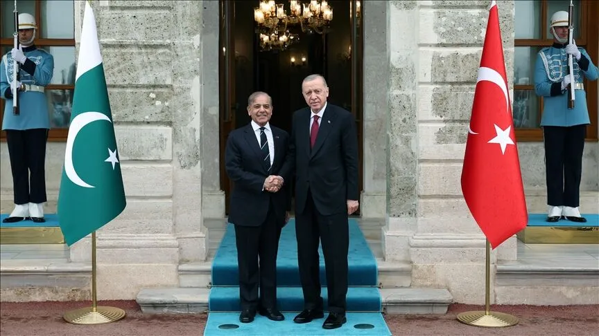 Presidenti turk Erdogan pret kryeministrin pakistanez në Stamboll