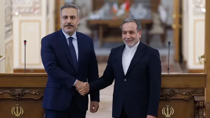 Ministri i jashtëm turk dhe homologu iranian diskutojnë zhvillimet rajonale dhe armëpushimin