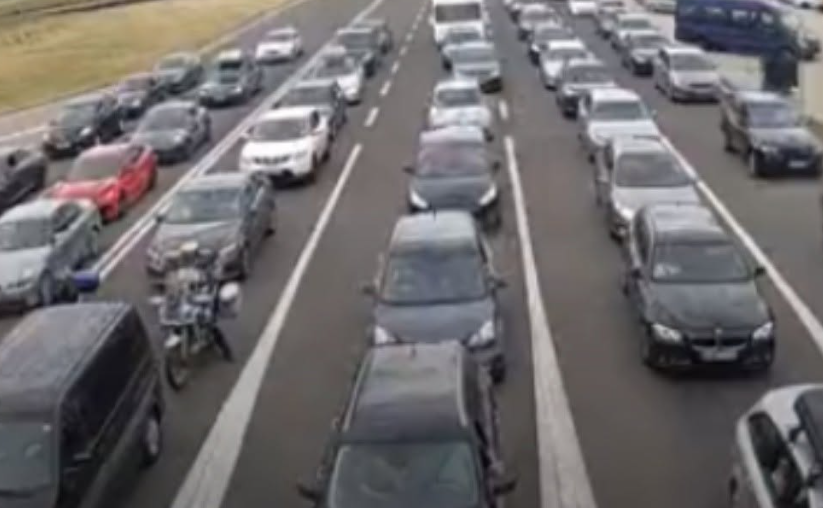 Mërgimtarët bllokohen në pikën kufitare Kroaci Serbi