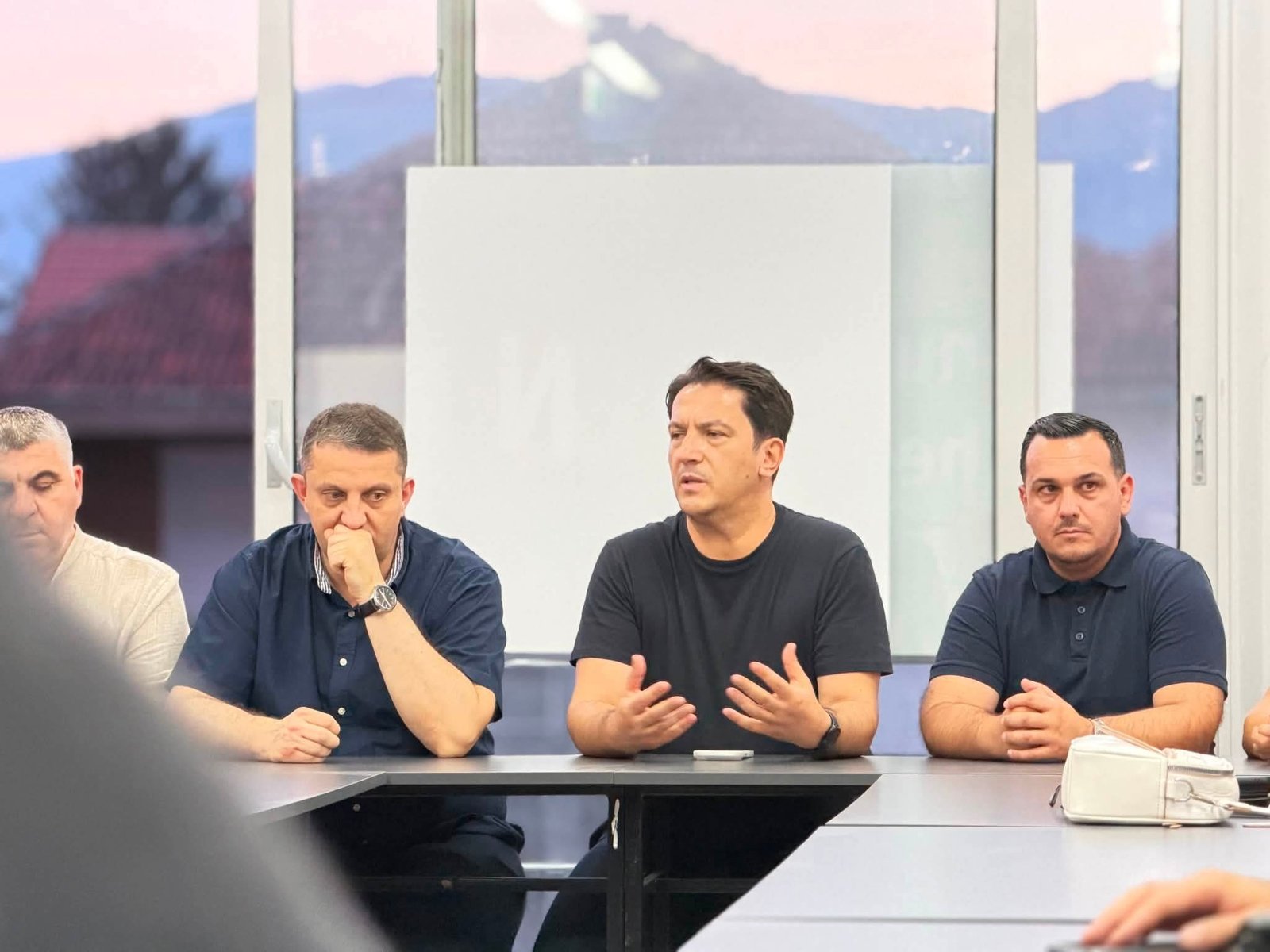 Sali nga Gostivari  Vetëm të bashkuar dhe me punë të përditshme mund t u përgjigjemi pritjeve të qytetarëve