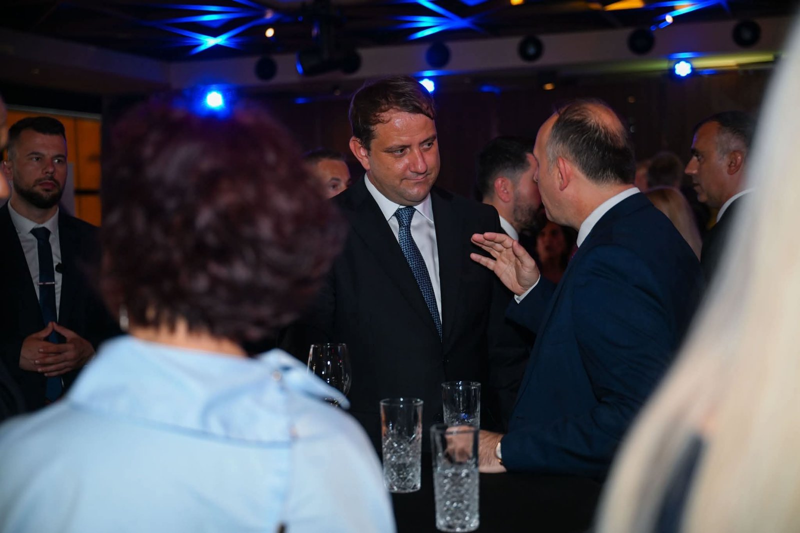 Ambasadori i Kosovës në Shkup takon kryeparlamentarin Gashin  vlerësohet avancimi i marrëdhënieve mes dy shteteve