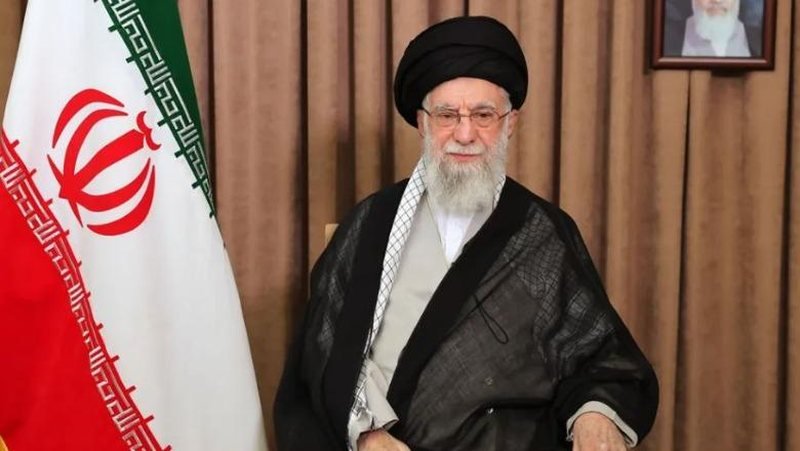 Garda Revolucionare  SHBA goditi urat drejt Mashhadit  vendit ku do të varroset Khamenei