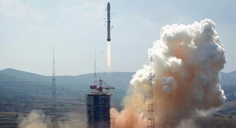 Kina lëshon me sukses nga deti raketën  Gravity 1 Y4  me 9 satelitë në orbitë