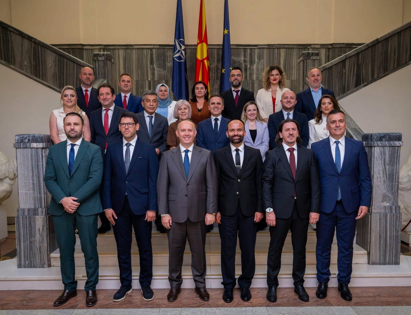 Zv kryeministri i parë Bekim Sali  Ministrat e rinj do t i japin energji të re reformave dhe programit qeverisës