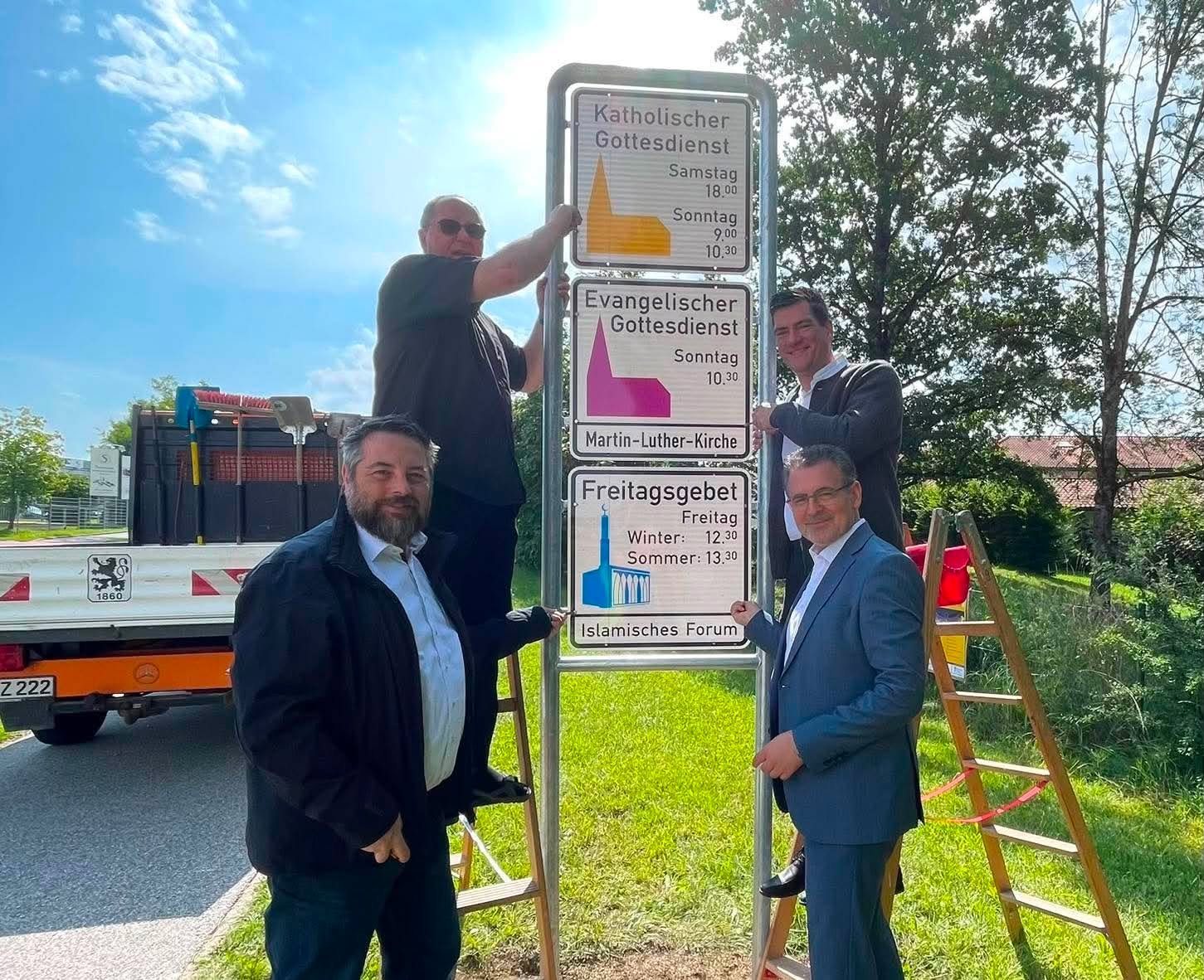 Përurimi i tabelave të reja me oraret e ceremonive fetare në Penzberg   Një shenjë e dukshme e bashkëjetesës