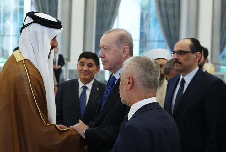Presidenti Erdogan mbërrin në Katar për të shprehur ngushëllime pas vdekjes së ish emirit