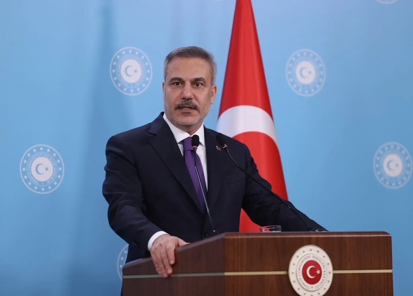 Fidan  Marrëdhëniet Erdoğan Trump mund të ndihmojnë në zbutjen e tensioneve brenda NATO s