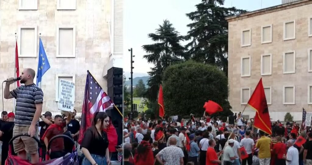 Protesta në Tiranë hyn në ditën e 39 të  qytetarët kërkojnë dorëheqjen e Ramës