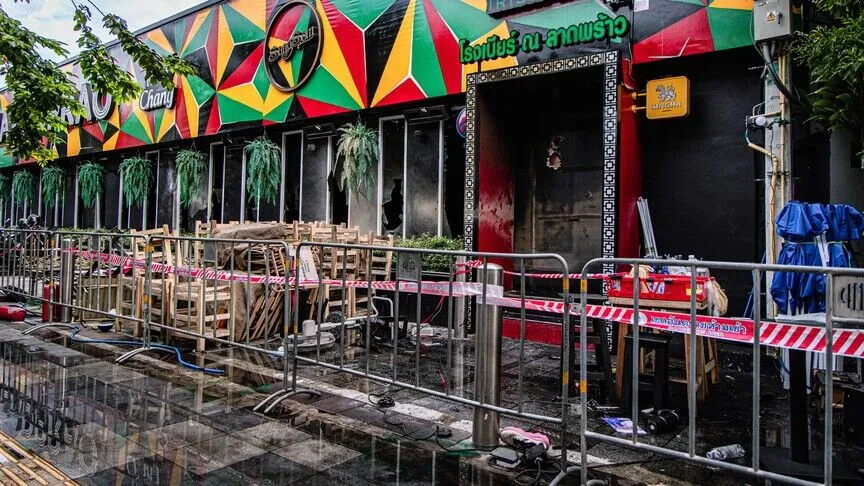 Tajlandë  të paktën 27 viktima si pasojë e zjarrit në një bar në Bangkok