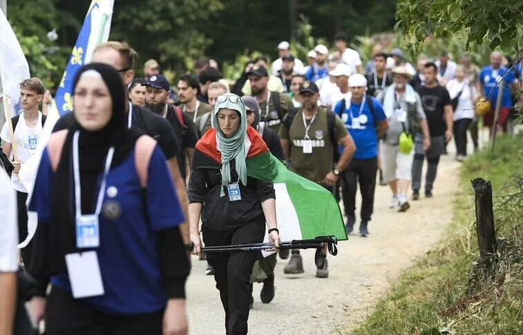 Fillon  Marshi i Paqes   mbi 6 300 pjesëmarrës nderojnë viktimat e gjenocidit në Srebrenicë