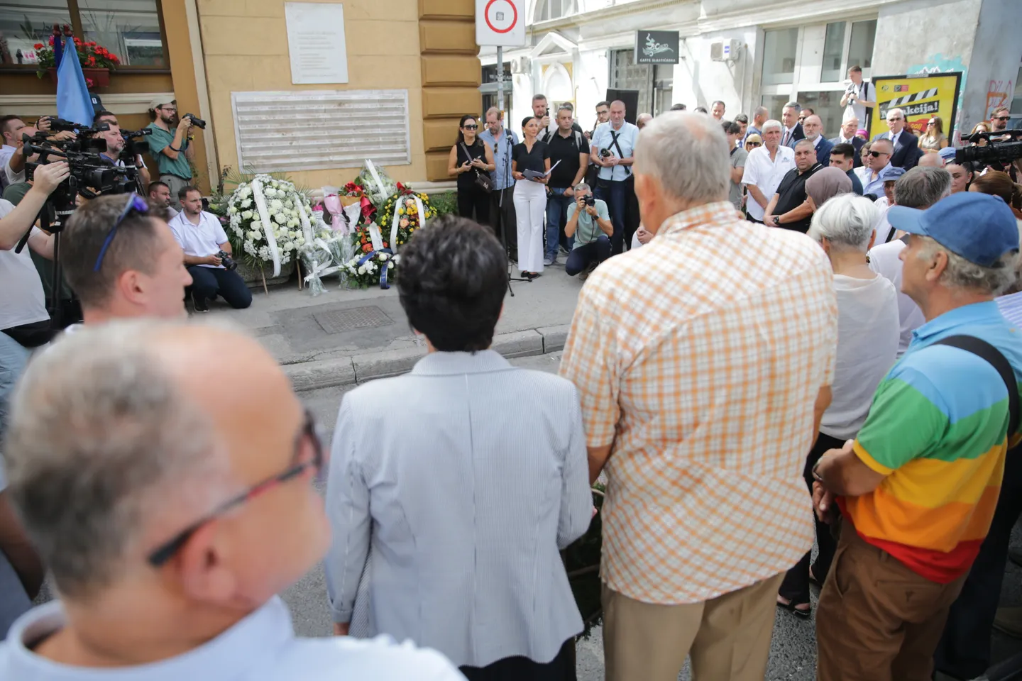 shenohet-31-vjetori-i-masakres-ne-tregun-markale-ne-sarajeve