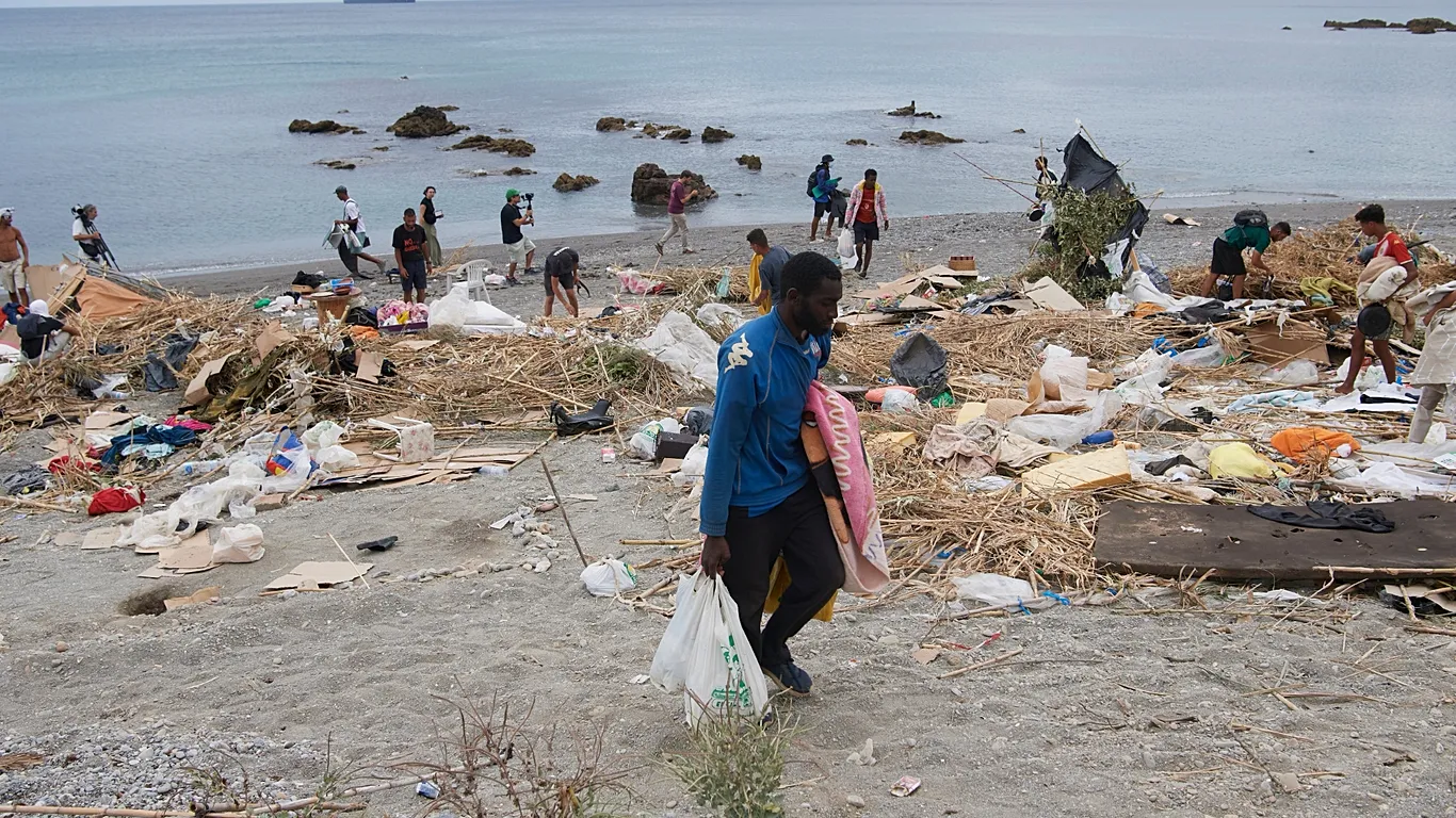 Spanja planifikon dëbimin e dytë  qindra emigrantë rikthehen në Ceuta