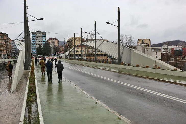 Maqedonci  Tërheqja graduale e KFOR it nga ura  pasqyron përmirësimin e sigurisë