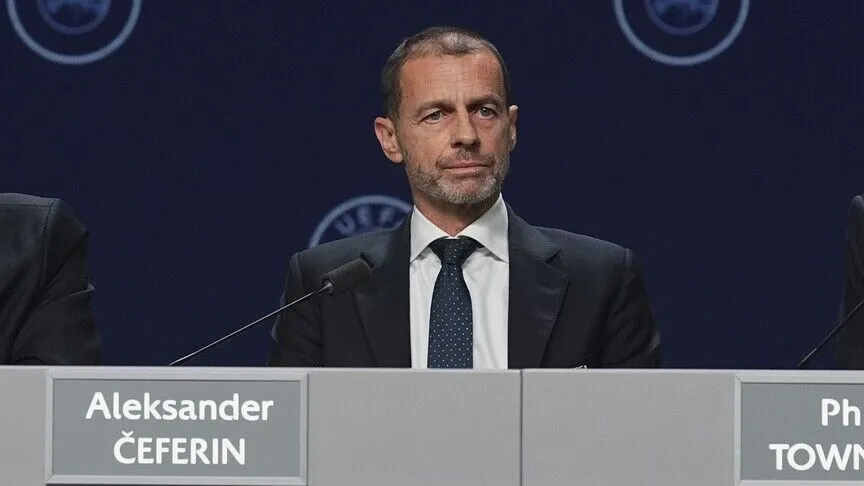 Ceferin thotë se nuk do ta sfidojë presidentin e FIFA s  Infantino  por i kërkon të japë dorëheqjen