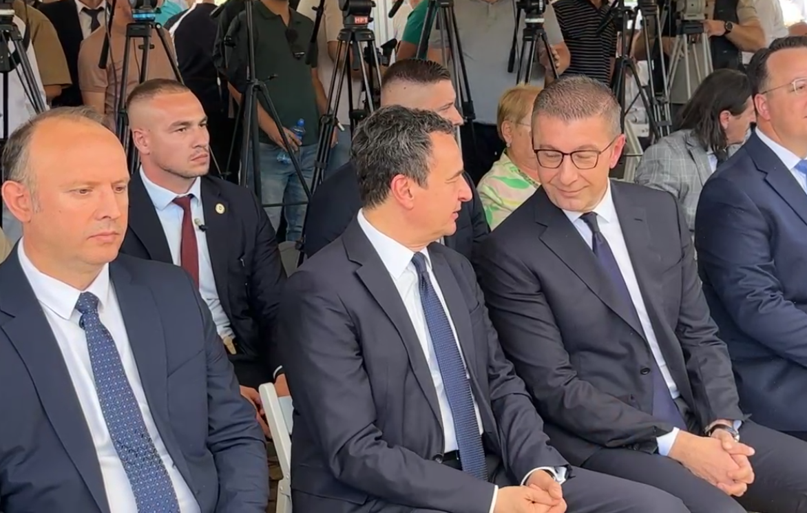 Kurti mbërrin në Shkup për gurthemelin e autostradës Shkup Bllacë