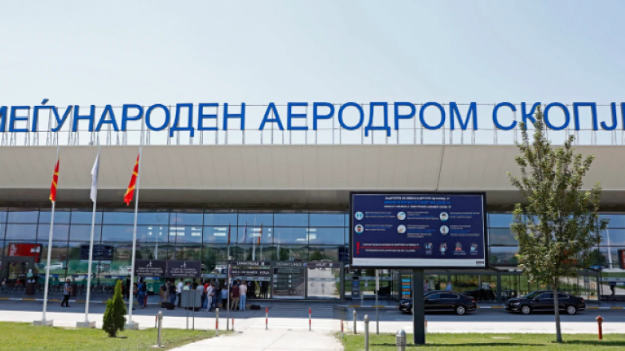 Ndalohet një 22 vjeçar nga Sllovakia në Aeroportin e Shkupit  kërkohej nga Interpoli