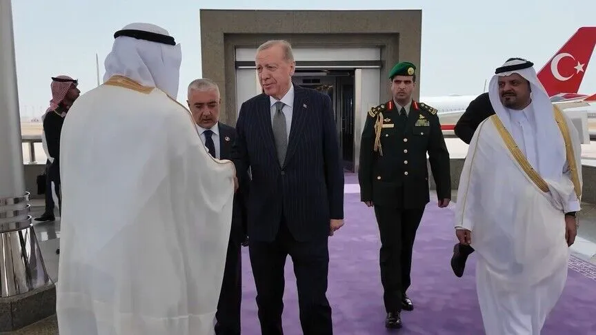 Presidenti Erdogan mbërrin në Arabinë Saudite