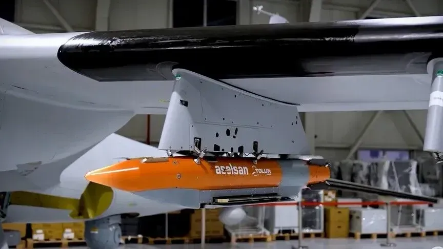 Kompania turke Aselsan teston me dron Akinci municionin e ri Tolun P për shkatërrimin e bunkerëve