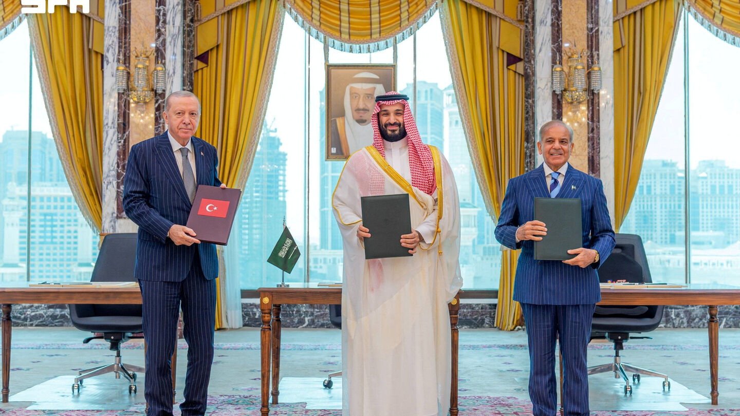 Pakistan  Turqia dhe Arabia Saudite forcojnë aleancën e mbrojtjes