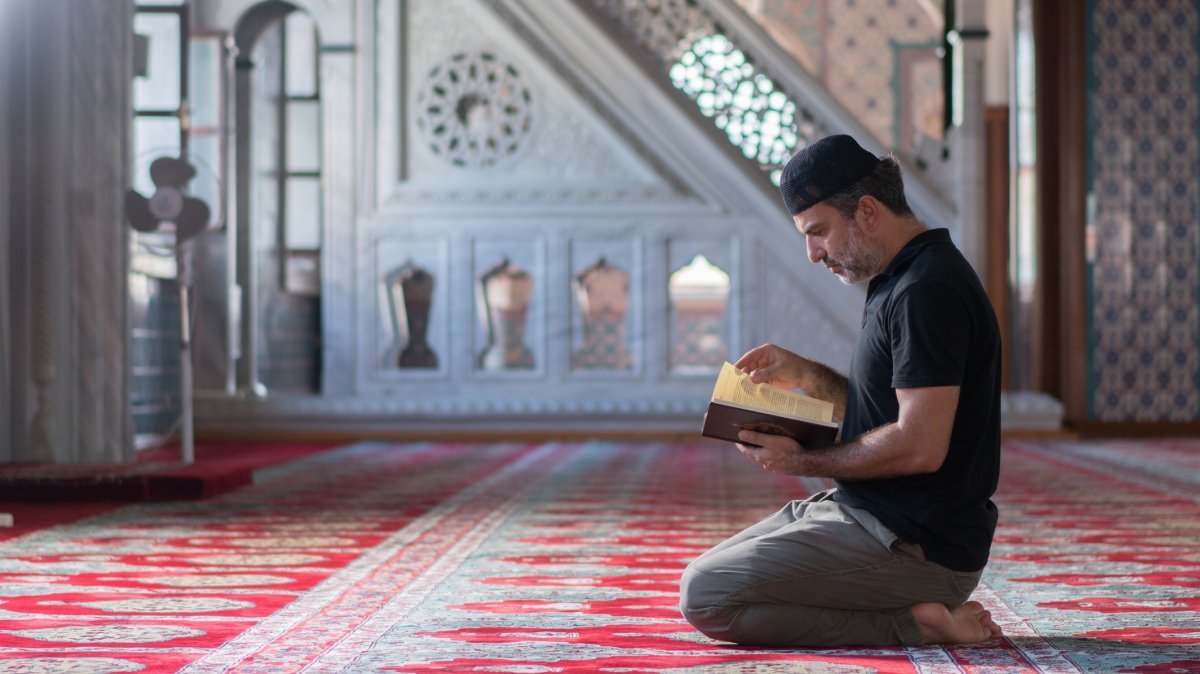 Kostoja e padijes  a e njeh Perëndimi Islamin apo e shtrembëron atë 