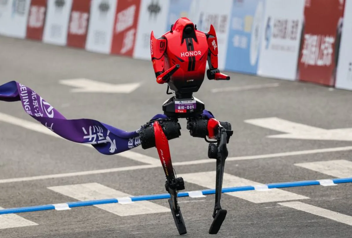 Robot humanoid kinez vrapon 100 metra për 8 64 sekonda  thyen rekordin e Usain Bolt