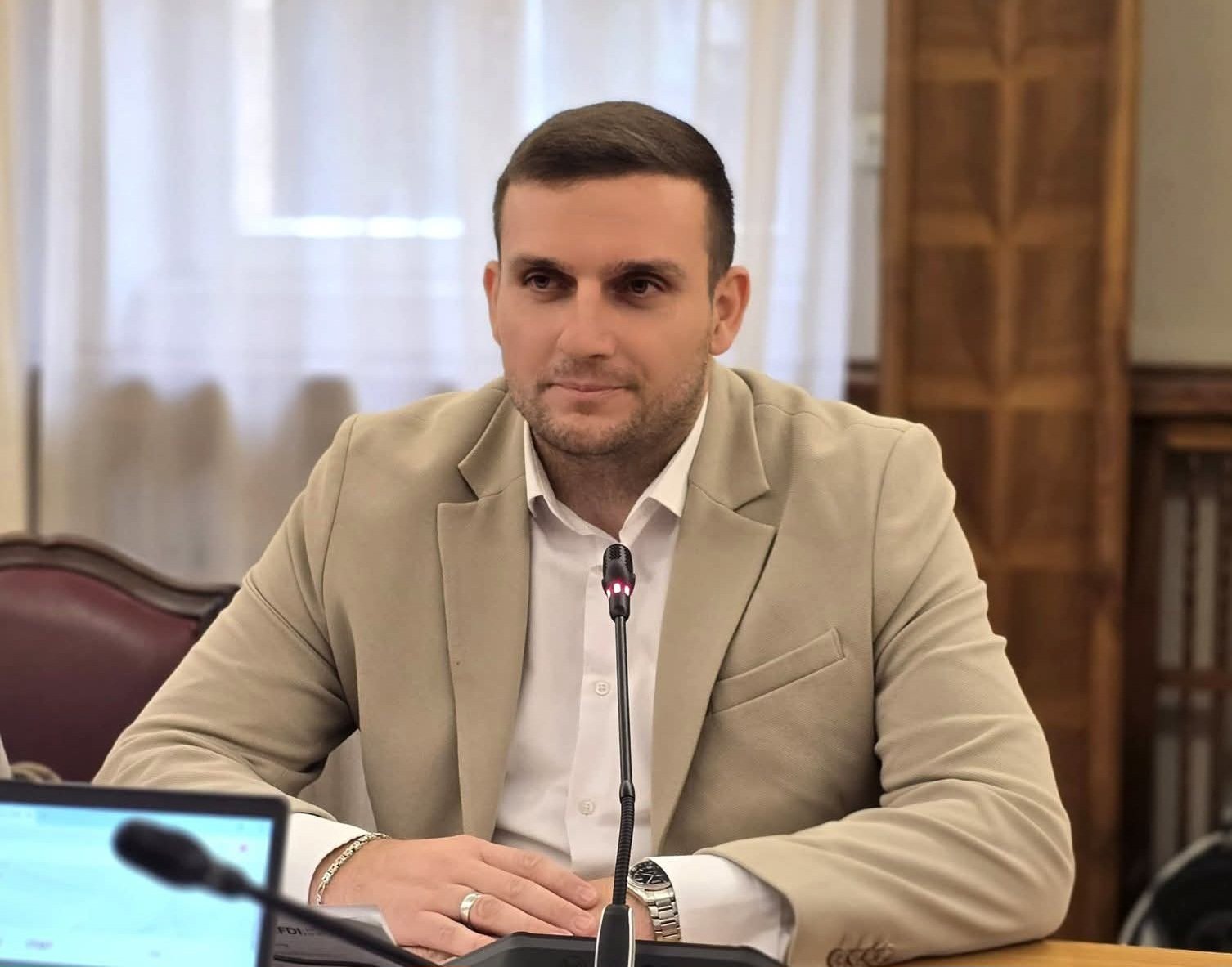 Drejtori i Fondit për Sigurimin e Depozitave  Behar Emini  Dokument i falsifikuar me emrin dhe nënshkrimin e Fondit është dorëzuar për verifikim