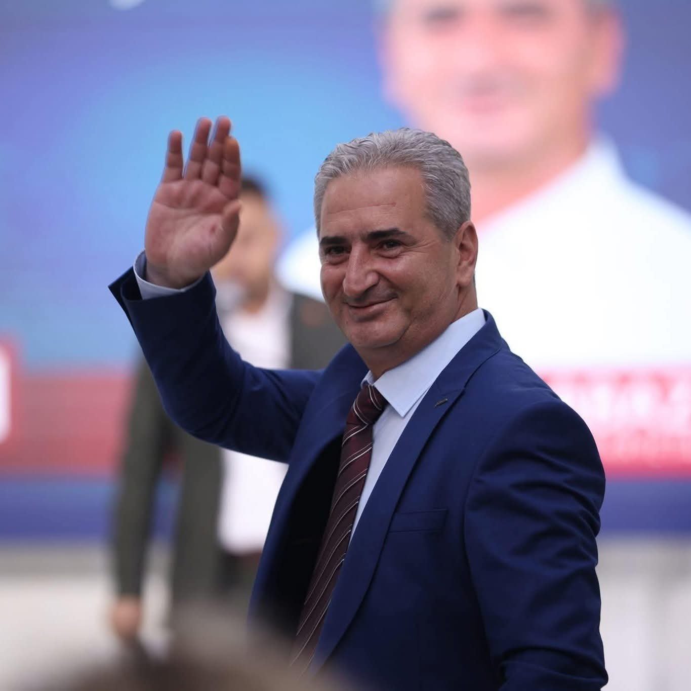 Abazi  fton familjet nga Kamjani të mikpresin vullnetarët nga Korpusi Amerikan i Paqes  familjet do kompenzohen për mikpritjen